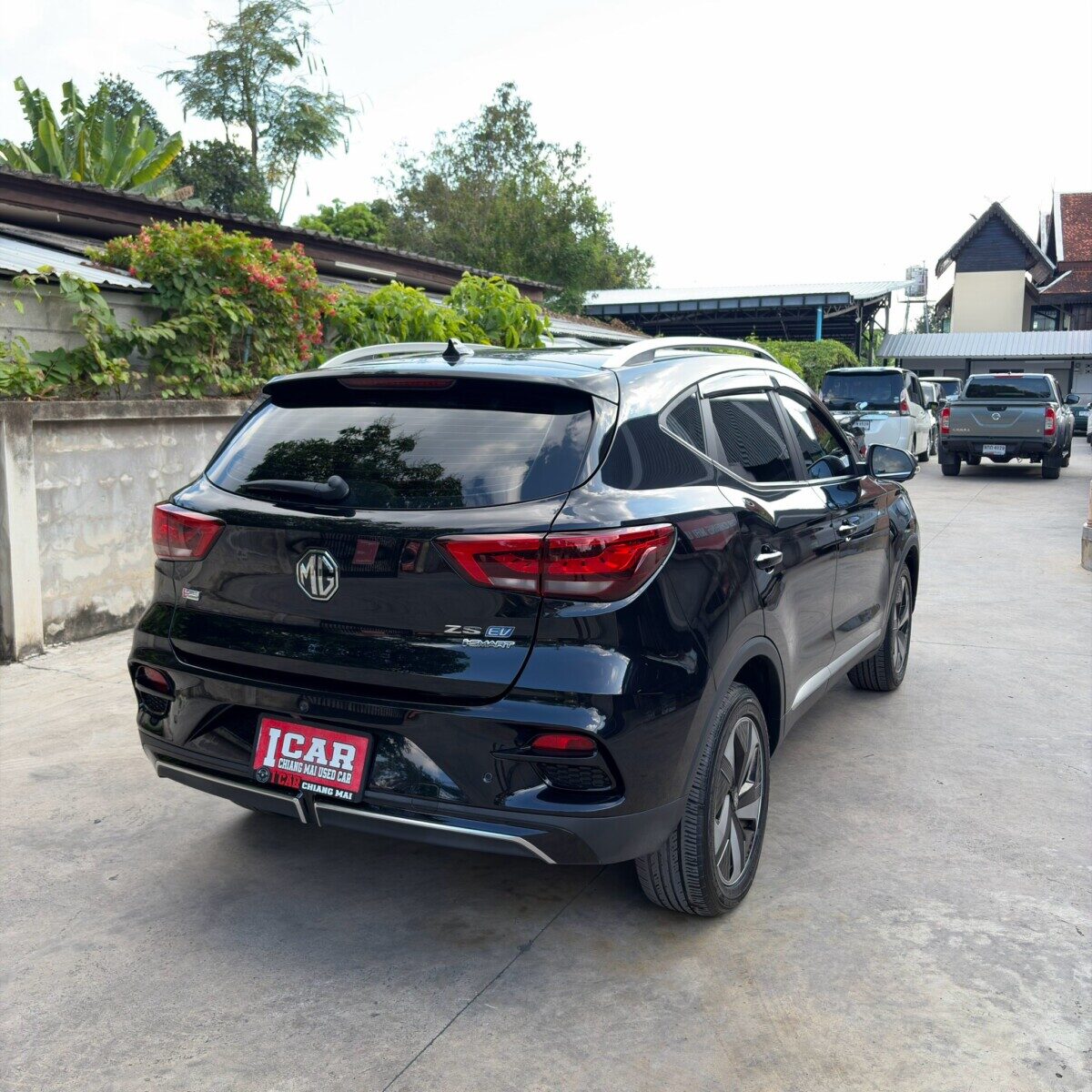 LINE_ALBUM_MG zs Ev ดำ_261027_8